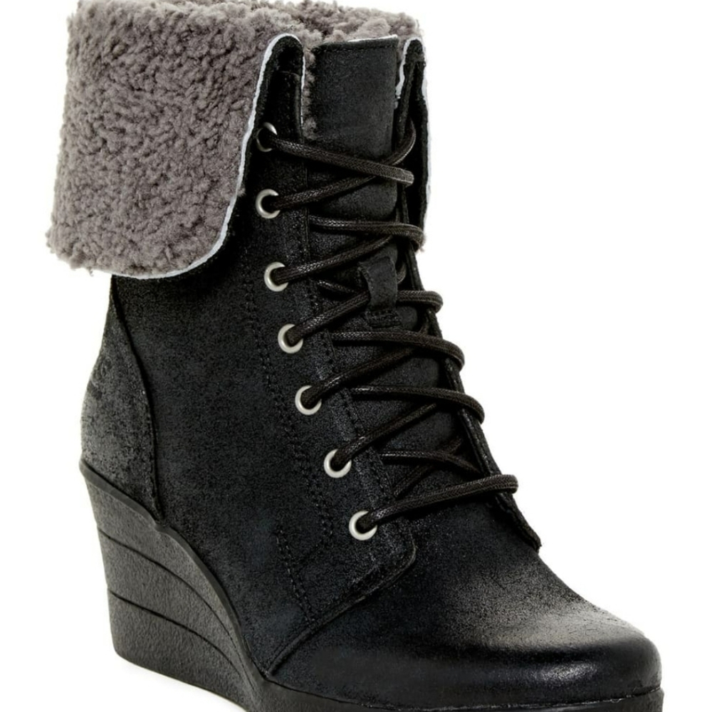 UGG Zea Booties - Water Resistant